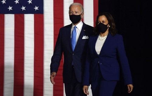 Ông Biden và nữ tướng Harris cùng đeo khẩu trang tại sự kiện ra mắt, tiếp tục 