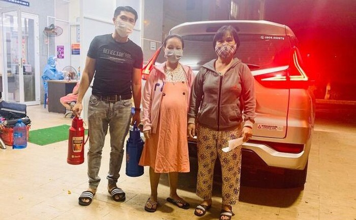 “Chiến binh thép” và những chuyến xe “vượt bão Covid” chở bà bầu đi sinh ở Đà Nẵng