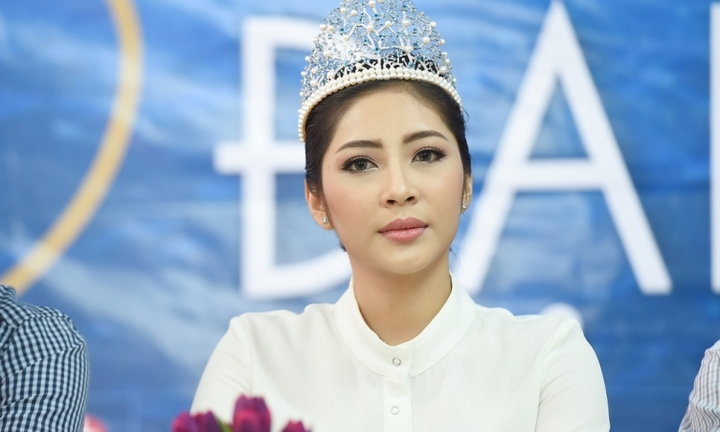 Hoa hậu Đại dương Đặng Thu Thảo hạ sinh cặp quý tử đầu lòng