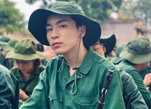 Vẻ đẹp cực phẩm của các sinh viên trong kỳ học quân sự