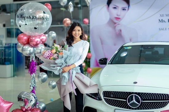 Phan Mạnh Quỳnh tặng bạn gái hotgirl xế hộp 3 tỷ đồng nhân dịp sinh nhật