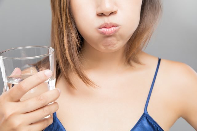 Ít ai biết dùng nước muối súc miệng thế nào để miệng thơm tho lại không gây hại cho sức khỏe