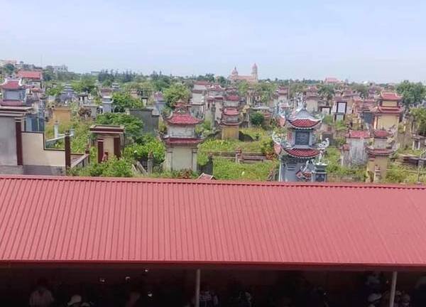 Thanh niên khoe trường có 