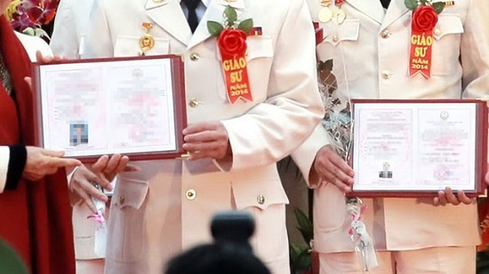 Yêu cầu thành lập Tổ thẩm định năng lực ngoại ngữ của GS, PGS