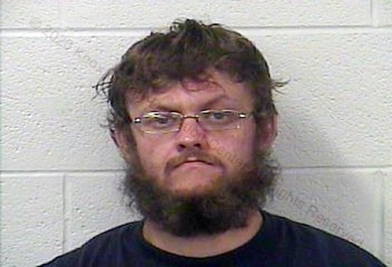 Người đàn ông nghiện ma túy bán đứa trẻ 4 tuổi giá 2.500 USD tại trạm xăng