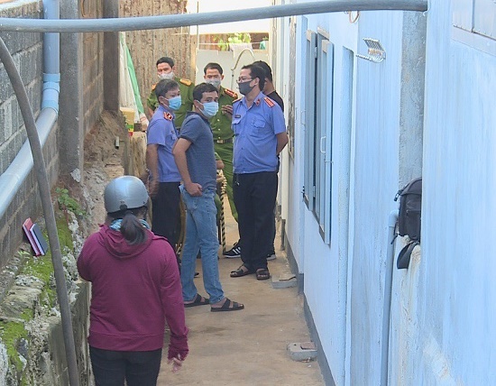 Tin tức pháp luật mới nhất ngày 25/8/2020: Làm rõ vụ 2 vợ chồng tử vong trong căn phòng khóa trái cửa