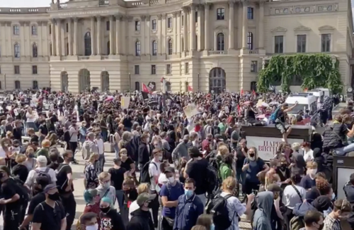 Cảnh sát Đức bắt 300 người, giải tán đám đông biểu tình ở Thủ đô Berlin