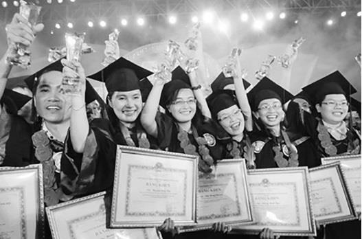 Trọng dụng nhân tài: “Thảm đỏ” chưa đủ sức hút?