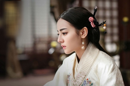 Không có bàn chải và kem đánh răng, mỹ nhân Trung Quốc xưa vệ sinh răng miệng thế nào?