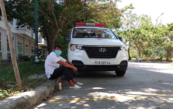 Ông Đoàn Ngọc Hải đến Đà Nẵng chờ đưa bệnh nhân nghèo về nhà