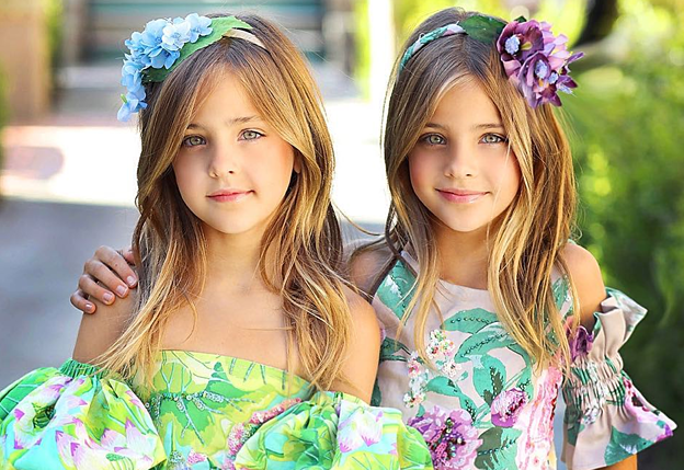 Cặp song sinh như thiên thần bước ra từ chuyện cổ tích, càng lớn càng đẹp 