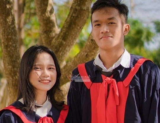 Nam sinh thủ khoa khối A1 tốt nghiệp THPT 2020: Học cùng người bạn