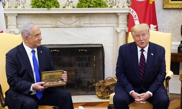 Tổng thống Mỹ Donald Trump tặng thủ tướng Israel 