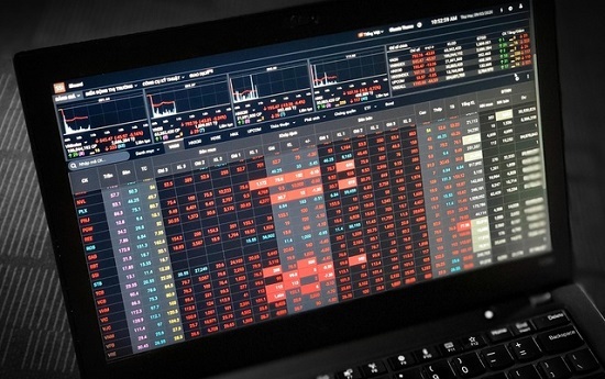 Thao túng giá cổ phiếu, một cá nhân thu lợi bất chính hơn 3,3 tỷ đồng