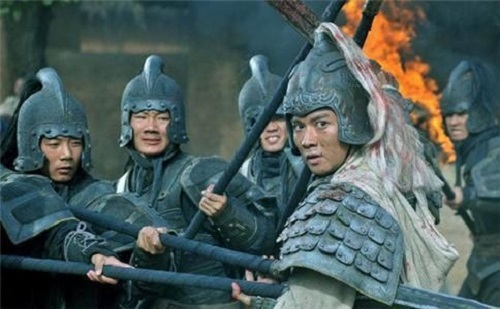 Tam Quốc Diễn Nghĩa: Vì sao Triệu Vân thất bại quân lính vẫn sát cánh, còn Quan Vũ lại bị bỏ rơi?