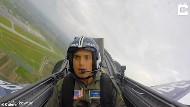 Video: Phi công Mỹ ngất 