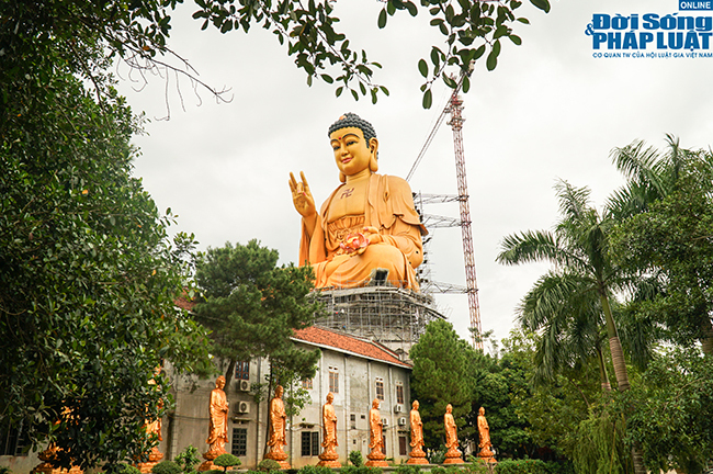 Chiêm ngưỡng vẻ kỳ vĩ của pho tượng phật cao 72m lớn nhất Đông Nam Á tại Hà Nội