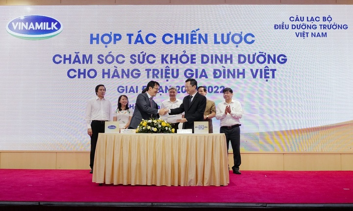 Vinamilk đẩy mạnh hợp tác trong và ngoài nước để chăm sóc sức khỏe cho hàng triệu trẻ em và người cao tuổi Việt Nam