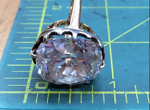 Được mua với giá chỉ 300.000 đồng, chiếc nhẫn bất ngờ thành “báu vật” đổi đời sau hơn 30 năm bị bỏ xó