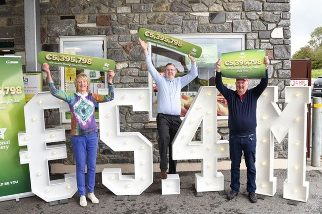 Chơi một dãy số suốt 25 năm, người đàn ông trúng độc đắc, nghe số tiền ai cũng bất ngờ