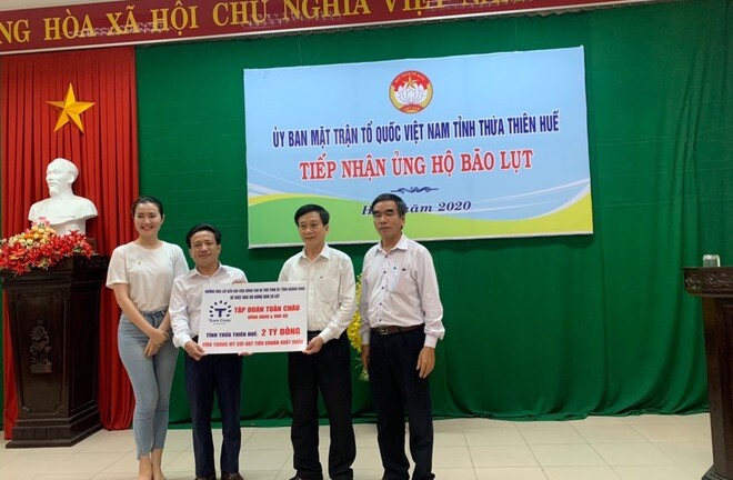 Chủ tịch tập đoàn Tuần Châu ủng hộ đồng bào miền Trung gần 6 tỷ đồng