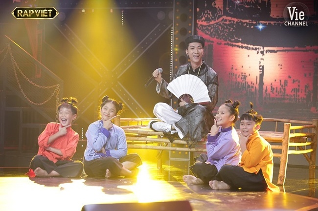 Chơi chữ cực “thâm”, thầy Nam – RPT Gonzo được Rhymastic gọi là người chơi chữ hay nhất Rap Việt 