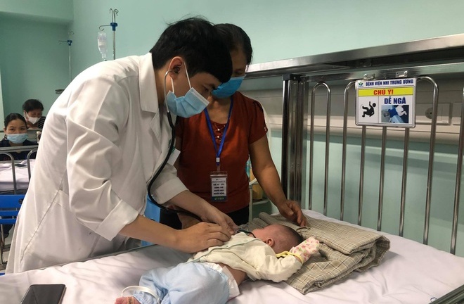 Số trẻ nhỏ bị viêm hô hấp do nhiễm virus RSV lây qua hôn hít tăng gấp 3