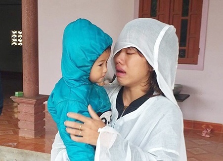 1 ngày tìm thấy 5 thi thể ở Nghệ An: Người vợ trẻ ôm con gọi chồng, gọi anh trai