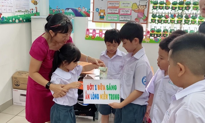 Cậu bé tiểu học kêu gọi được hơn 162 triệu cứu trợ miền Trung là ai?