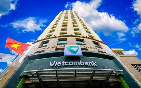 Vietcombank giảm đồng loạt lãi suất cho vay để hỗ trợ doanh nghiệp, người dân miền Trung bị ảnh hưởng bão lũ 