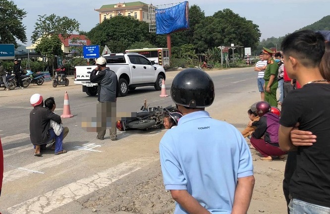 Tin tai nạn giao thông mới nhất ngày 15/11: Bị xe đạp điện tông ngã vào xe tải, cô gái tử vong