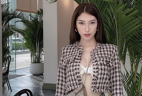 Đông Nhi bất ngờ tiết lộ Khổng Tù Quỳnh đã có mối tình đầu tiên sau khi chia tay Ngô Kiến Huy