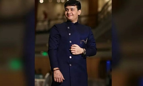 Ngưỡng mộ thiên tài Ấn Độ tốt nghiệp đại học khi mới 14 tuổi