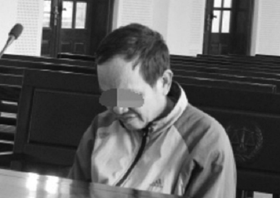 May mắn thoát chết, người cha nghẹn ngào xin giảm án cho nghịch tử