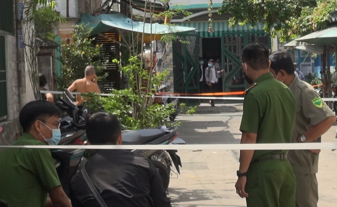 Truy tìm nghi phạm đâm chết người đàn ông trong hẻm vắng