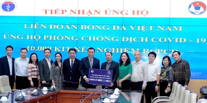 Tiếp nhận 10.000 bộ kit Rt-PCR cho công tác phòng, chống dịch COVID-19