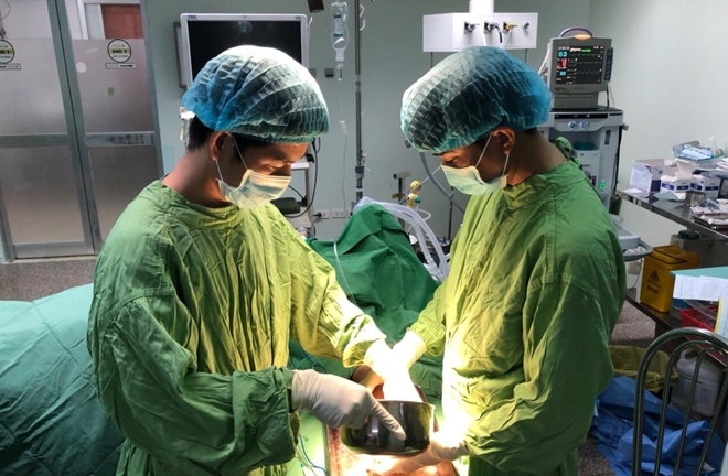 Tin tức đời sống mới nhất ngày 1/12: Nhập viện với bàn tay trái trong máy xay thịt 