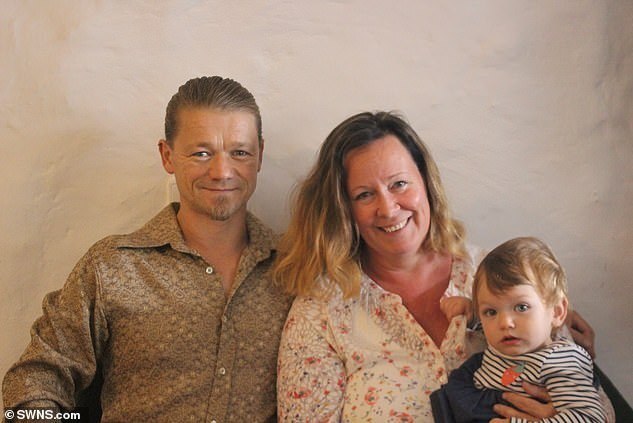 Sảy thai 14 lần trong 20 năm, phép màu đến với cặp vợ chồng theo cách không ngờ