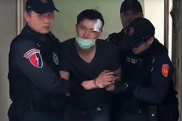 Cãi nhau ở sân bay, chồng thẳng tay ném vợ từ tầng 4 xuống đất, hành động sau đó mới hãi hùng