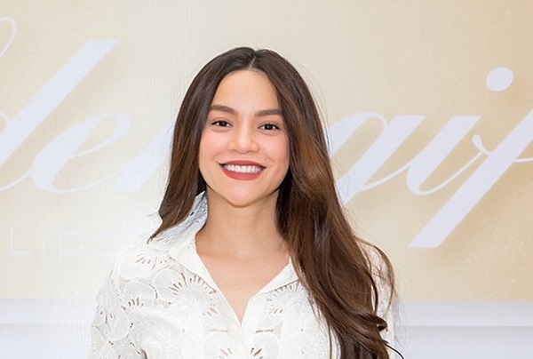 Nhan sắc cùng thân hình chuẩn siêu mẫu của Hà Hồ gây sốt trong lần dự sự kiện đầu tiên sau sinh