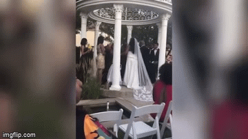  Video: Chú rể đang làm đám cưới, người yêu cũ vác bụng bầu đến 