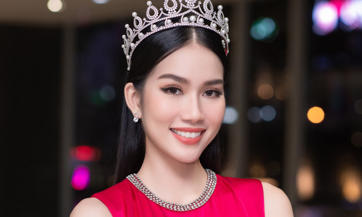 “Á hậu học giỏi” Phạm Ngọc Phương Anh nói gì khi tuột mất vương miện Hoa hậu Việt Nam 2020?