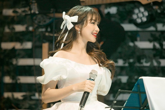 Hòa Minzy bất ngờ tuyên bố kế hoạch giải nghệ vào năm 34 tuổi