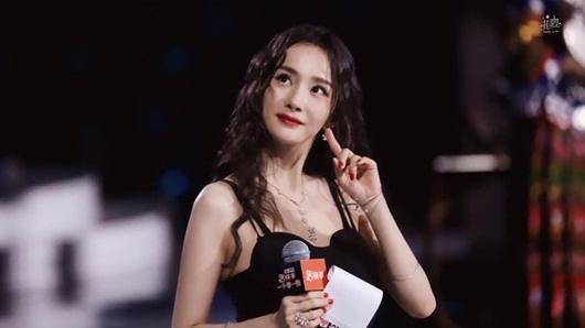 Dương Mịch nói phũ khi bị hỏi về tình cũ, cư dân mạng nhiệt tình ủng hộ