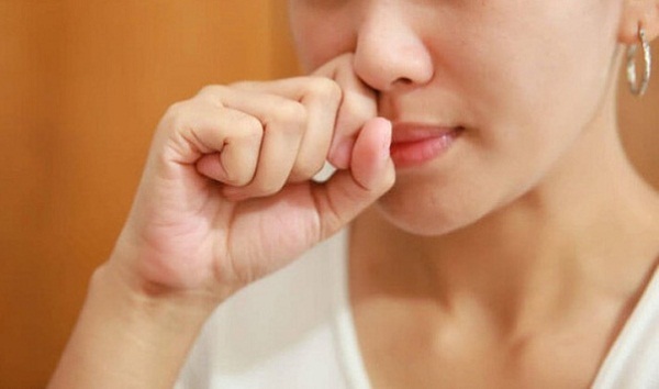 Bạn sẽ phải giật mình trước tác hại khôn lường của việc ngoáy mũi