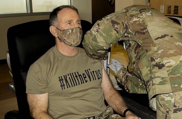 Mỹ bắt đầu tiêm phòng COVID-19 cho binh sĩ tại Hàn Quốc