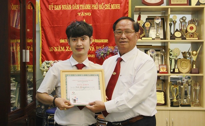 Tài xế Vinasun trả lại nửa tỷ đồng cho khách bỏ quên