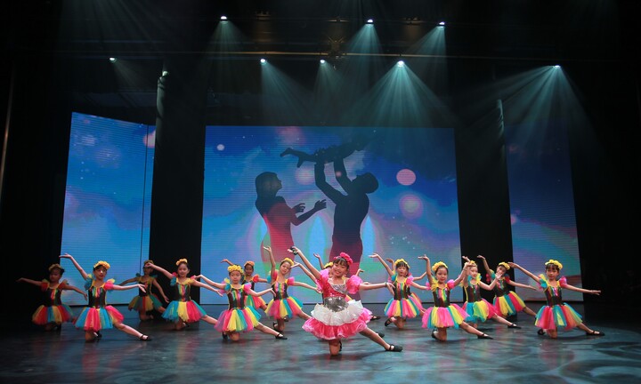 Đêm nhạc “Ơn đức sinh thành”: Tri ân cha mẹ và mong Tết đoàn viên trong ngày cuối năm