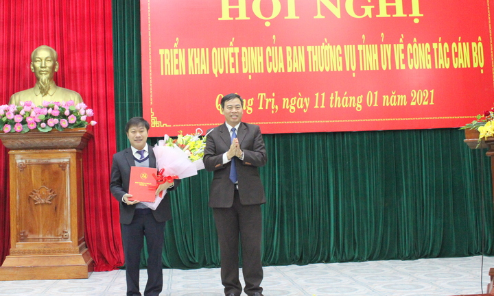Chân dung cán bộ 8X vừa được bổ nhiệm làm Chánh Văn phòng Tỉnh ủy Quảng Trị