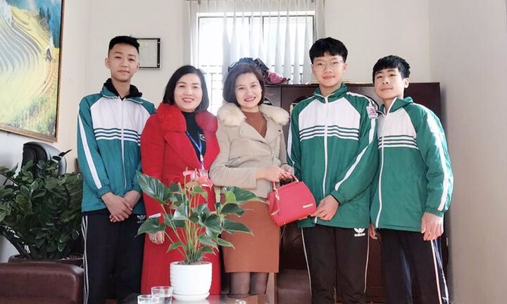 Quảng Ninh: 3 học sinh lớp 9 trả lại 21,5 triệu đồng cho người đánh rơi